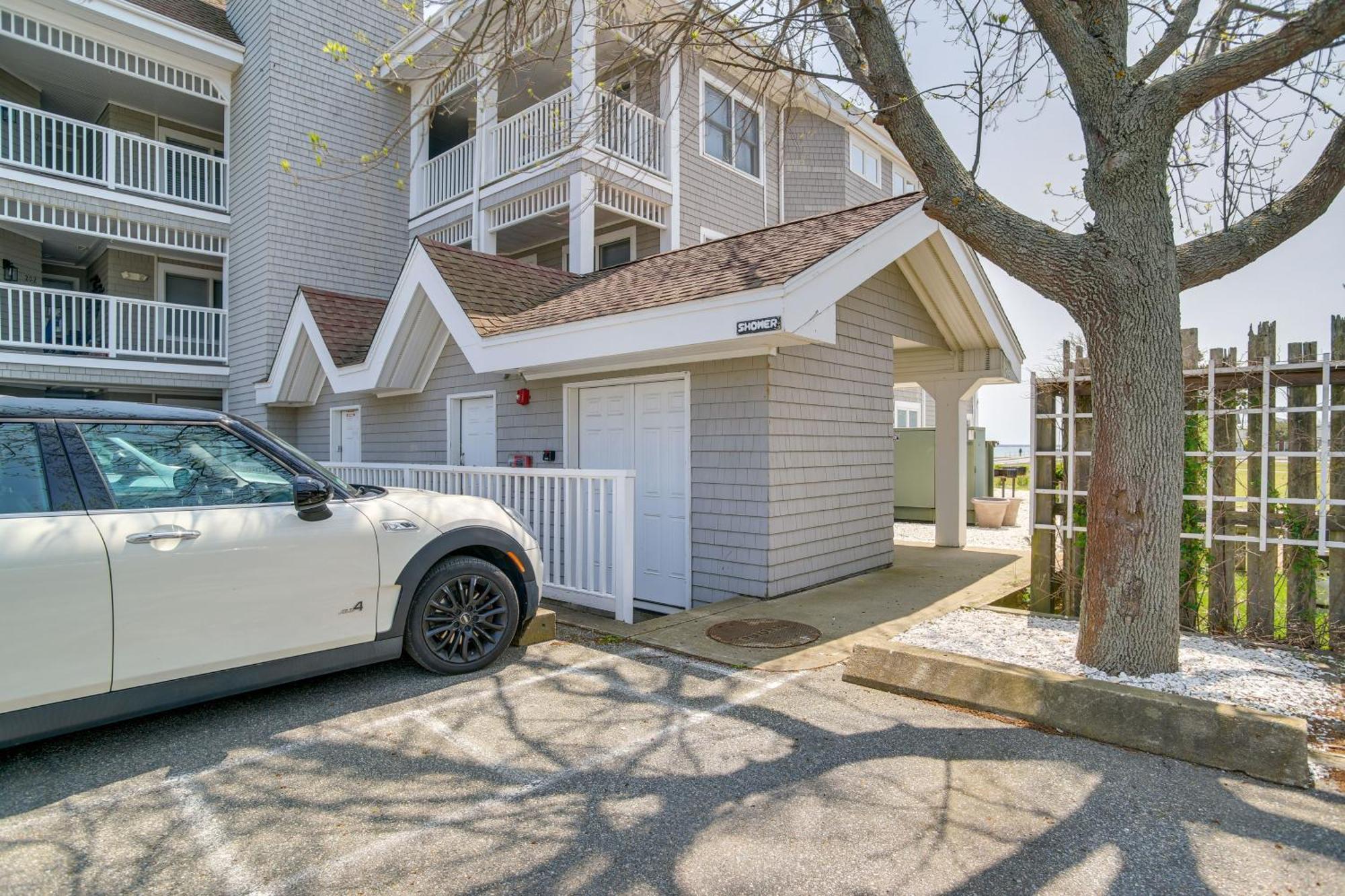 Breezy Oak Bluffs Condo - Steps To Inkwell Beach! Extérieur photo