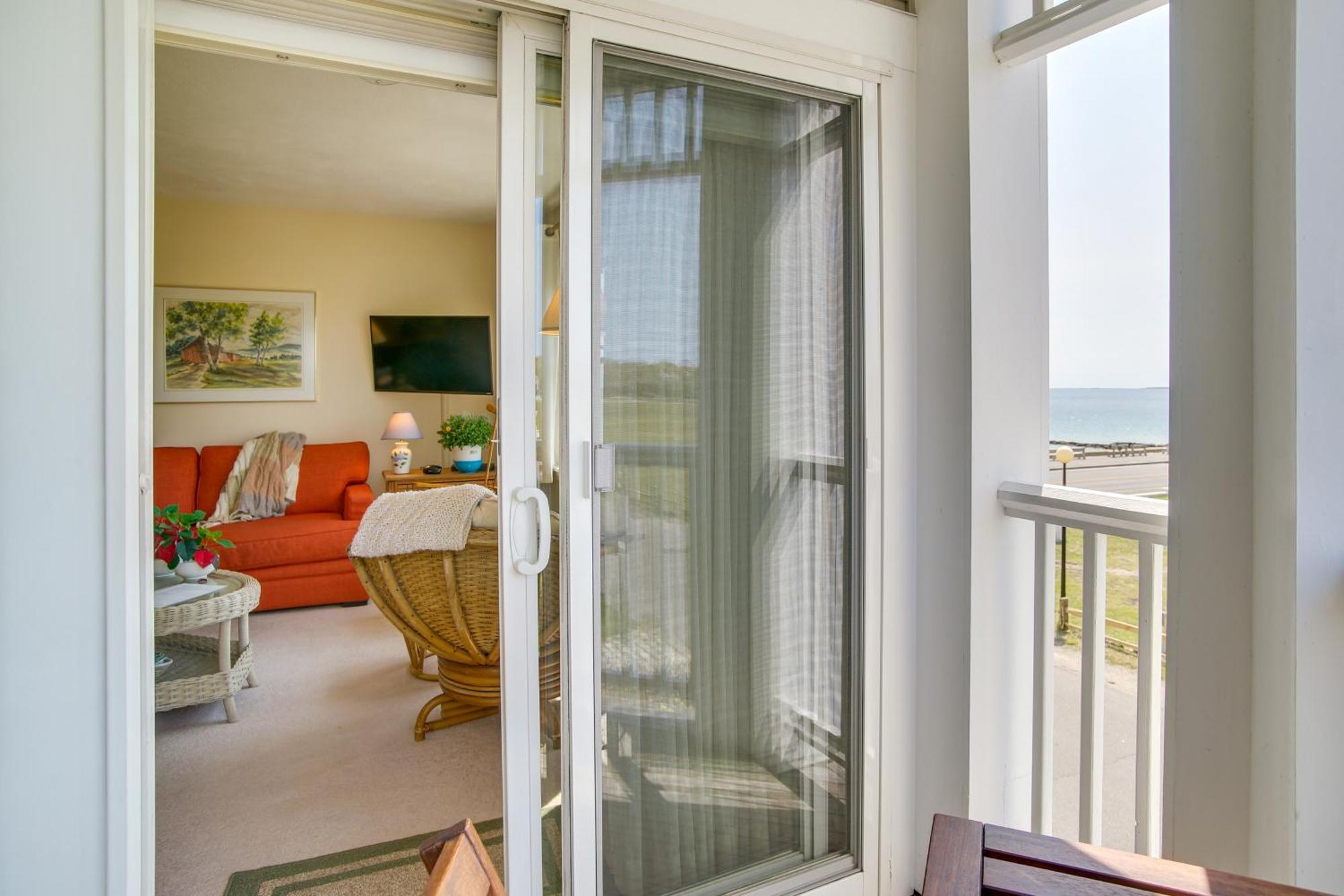 Breezy Oak Bluffs Condo - Steps To Inkwell Beach! Extérieur photo