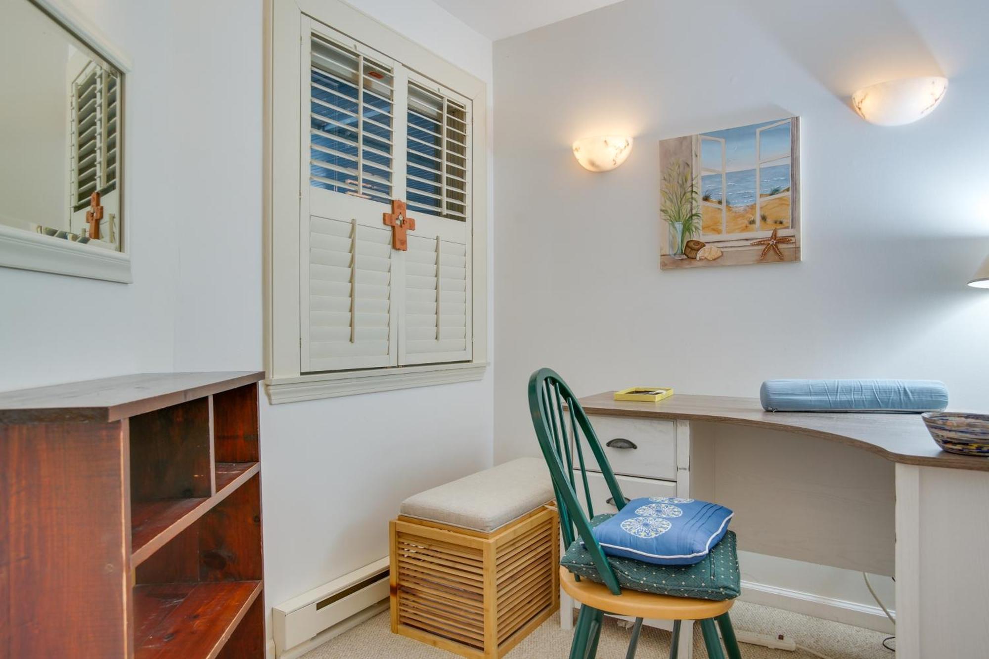 Breezy Oak Bluffs Condo - Steps To Inkwell Beach! Extérieur photo
