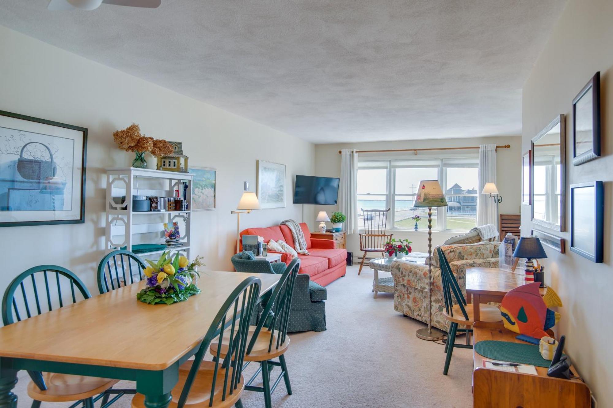 Breezy Oak Bluffs Condo - Steps To Inkwell Beach! Extérieur photo