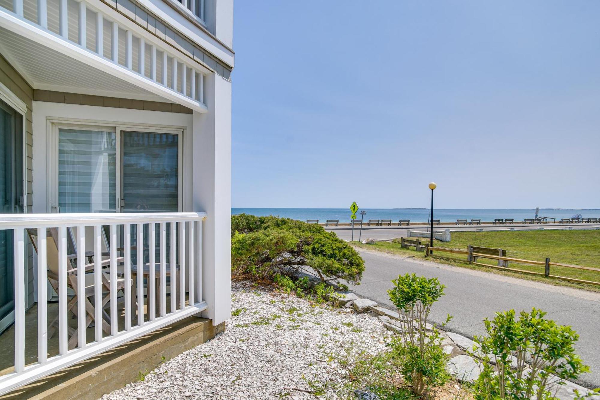 Breezy Oak Bluffs Condo - Steps To Inkwell Beach! Extérieur photo