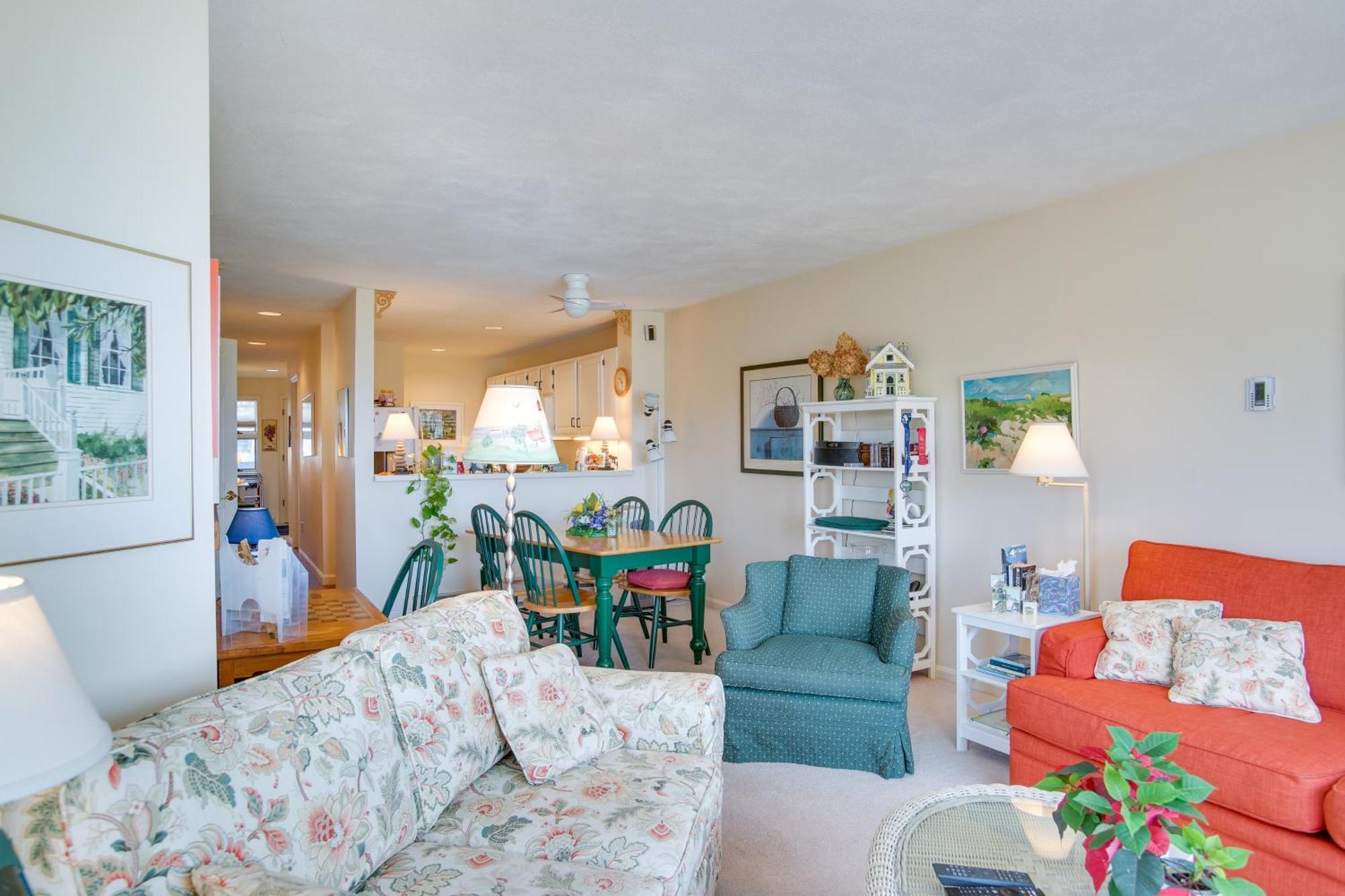 Breezy Oak Bluffs Condo - Steps To Inkwell Beach! Extérieur photo